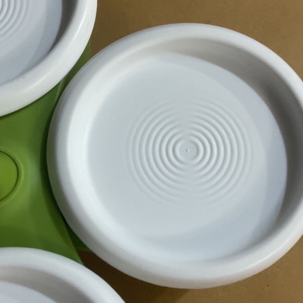 Tupperware Green and White condiments server. - Picture 5 of 8